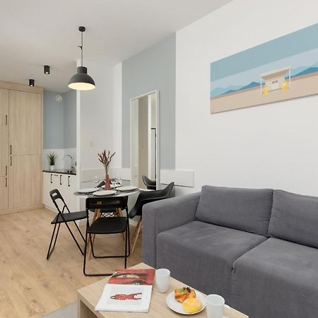 Wola Pet-Friendly Apartments With Ac Slawinska By Noclegi Renters Varsovie Extérieur photo