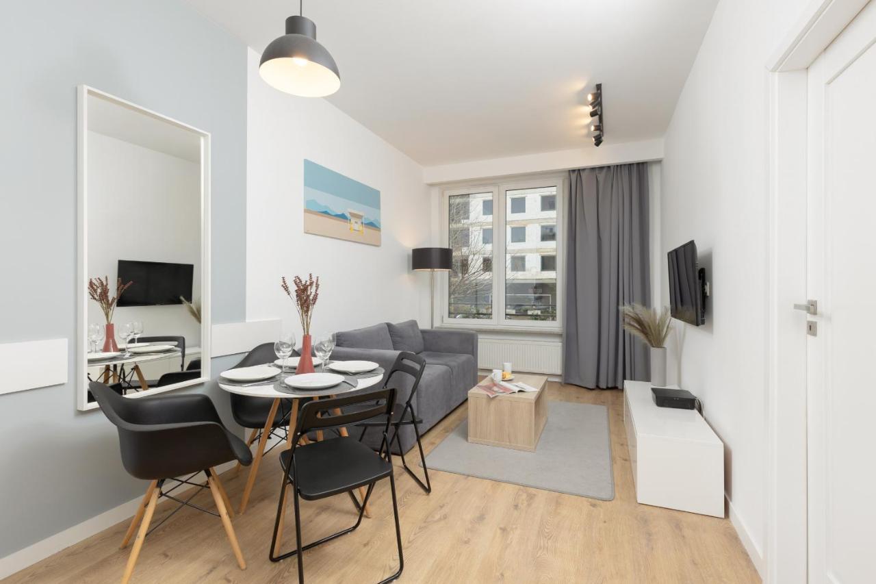 Wola Pet-Friendly Apartments With Ac Slawinska By Noclegi Renters Varsovie Extérieur photo