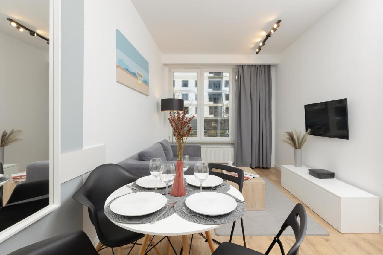 Wola Pet-Friendly Apartments With Ac Slawinska By Noclegi Renters Varsovie Extérieur photo