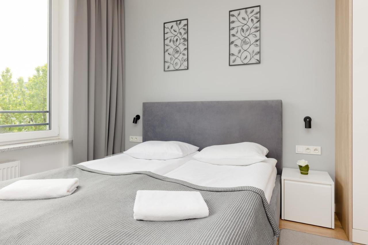 Wola Pet-Friendly Apartments With Ac Slawinska By Noclegi Renters Varsovie Extérieur photo