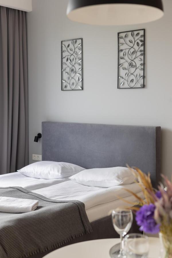Wola Pet-Friendly Apartments With Ac Slawinska By Noclegi Renters Varsovie Extérieur photo