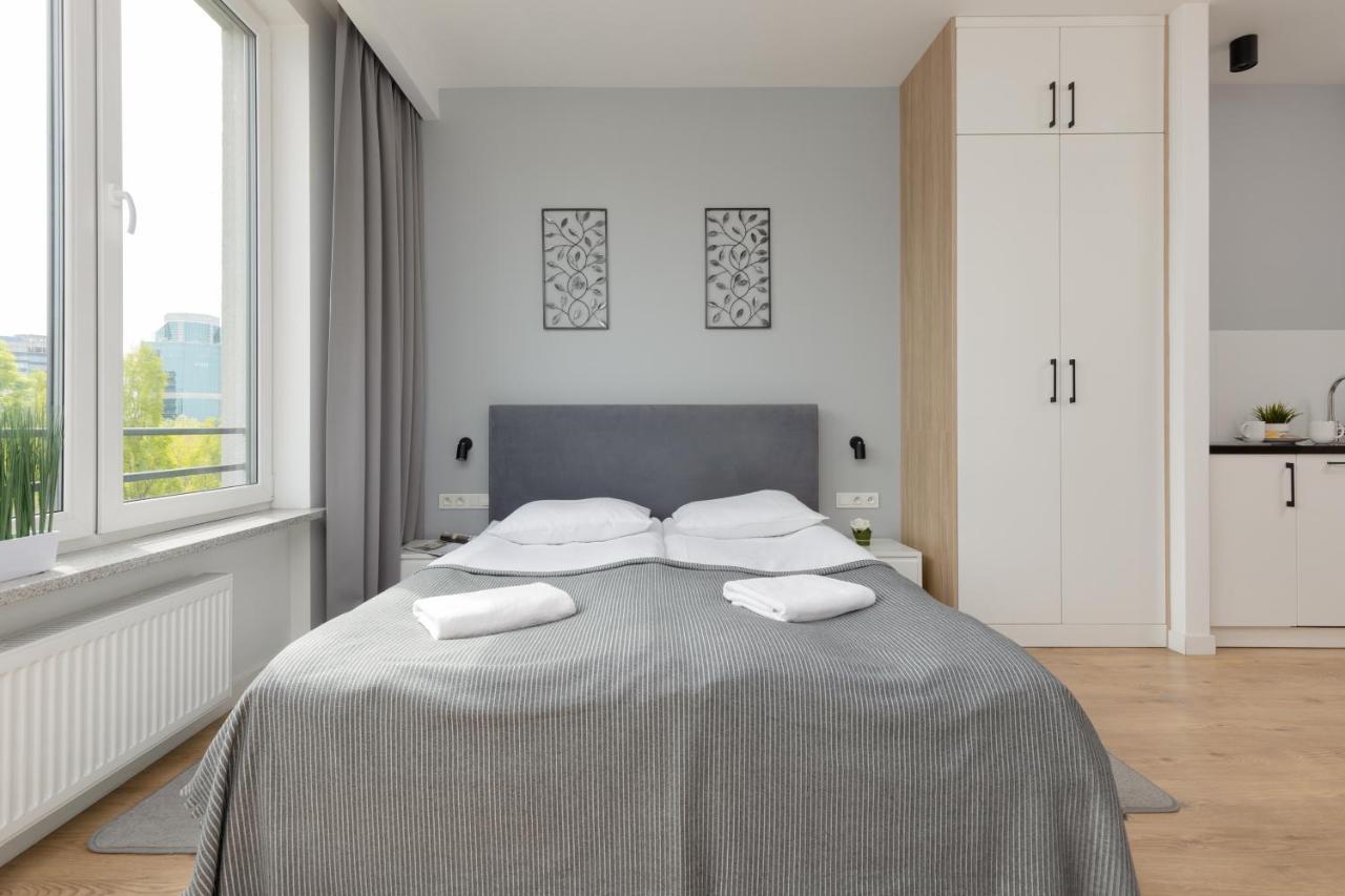 Wola Pet-Friendly Apartments With Ac Slawinska By Noclegi Renters Varsovie Extérieur photo