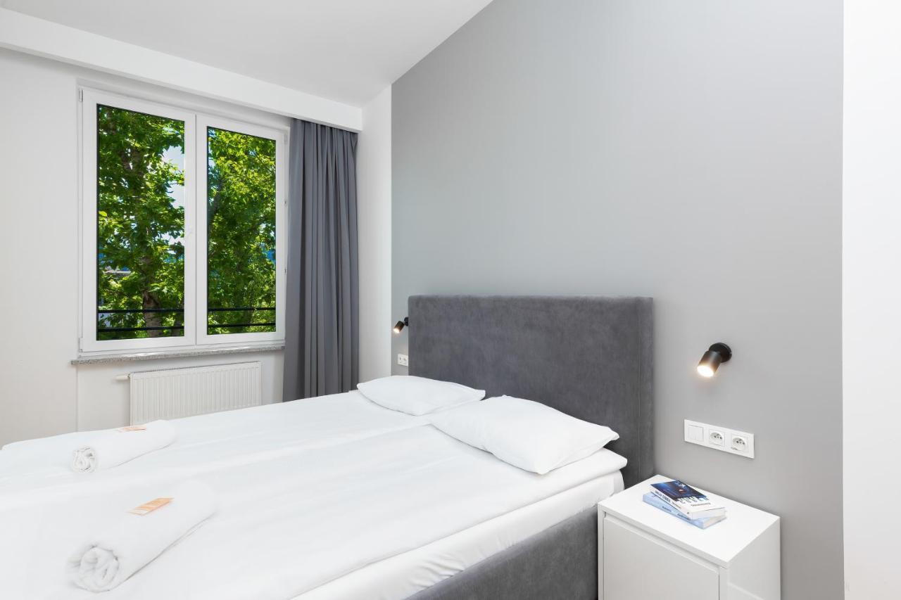 Wola Pet-Friendly Apartments With Ac Slawinska By Noclegi Renters Varsovie Extérieur photo