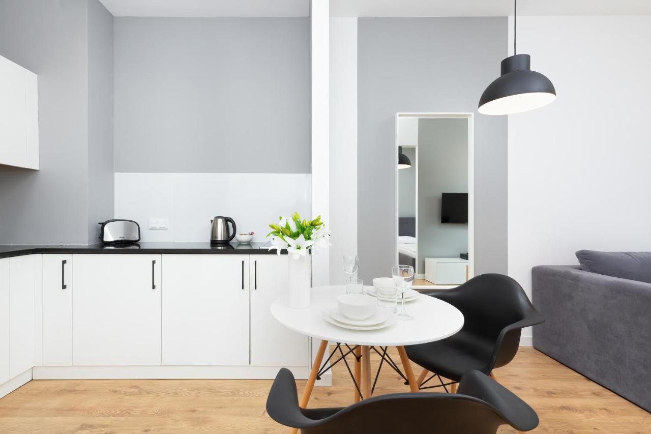Wola Pet-Friendly Apartments With Ac Slawinska By Noclegi Renters Varsovie Extérieur photo