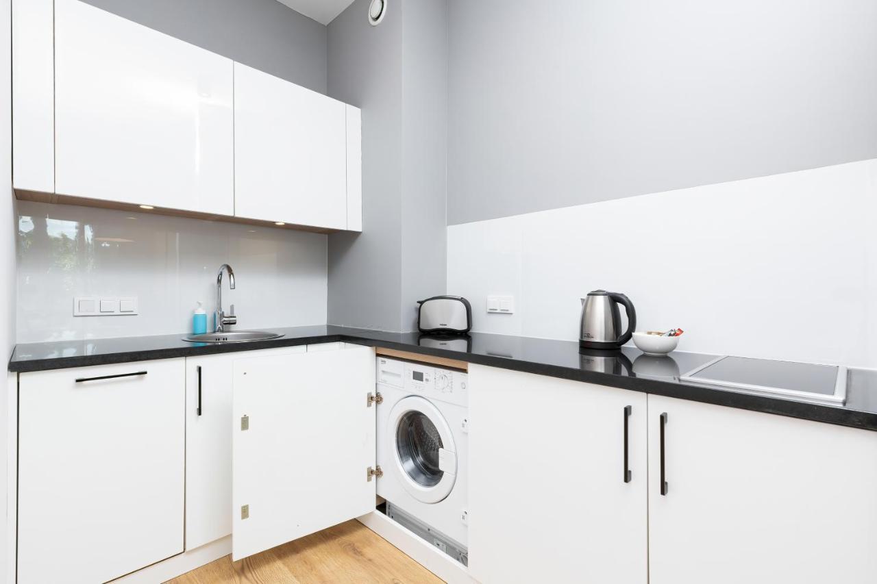 Wola Pet-Friendly Apartments With Ac Slawinska By Noclegi Renters Varsovie Extérieur photo
