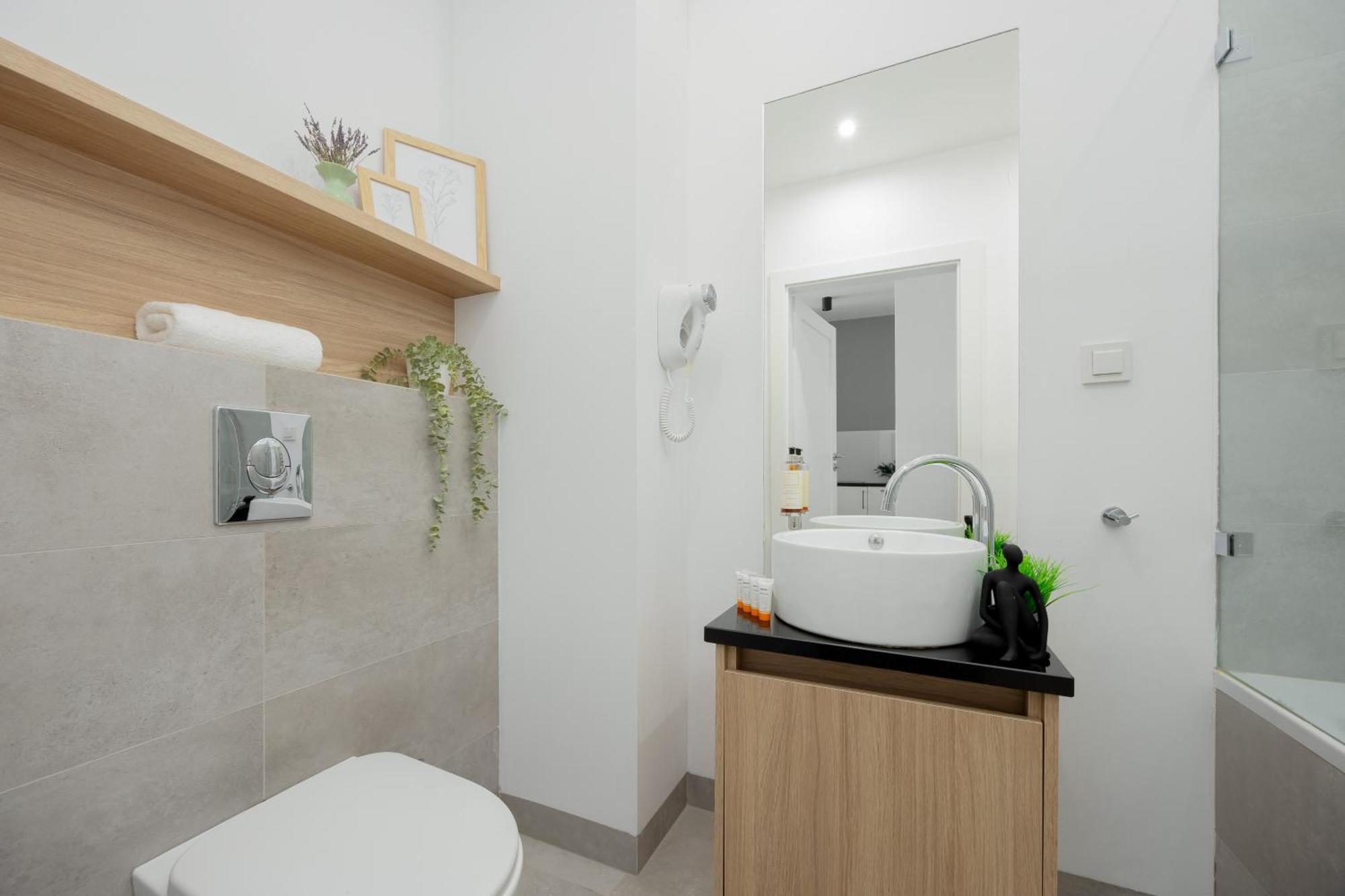 Wola Pet-Friendly Apartments With Ac Slawinska By Noclegi Renters Varsovie Extérieur photo