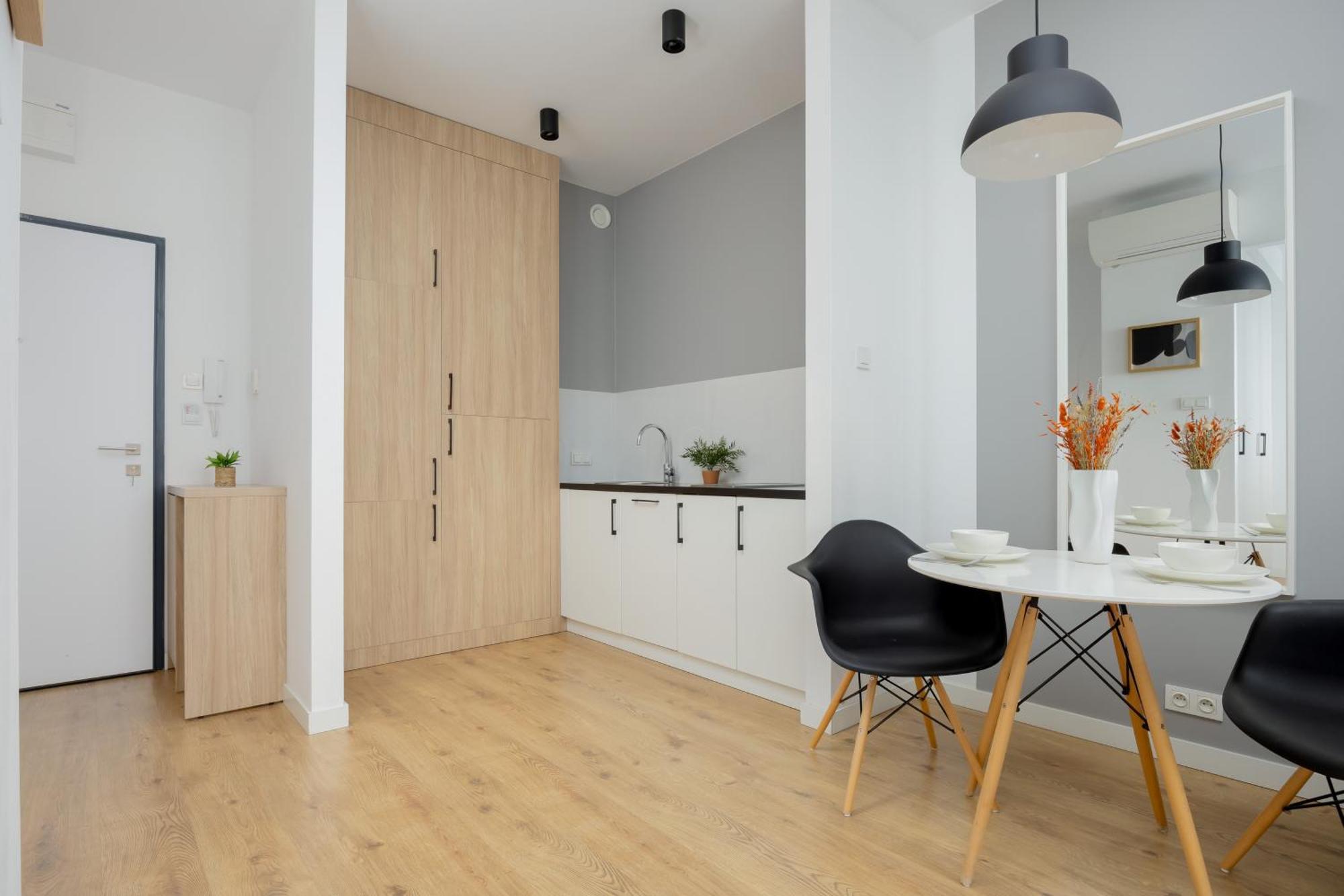 Wola Pet-Friendly Apartments With Ac Slawinska By Noclegi Renters Varsovie Extérieur photo